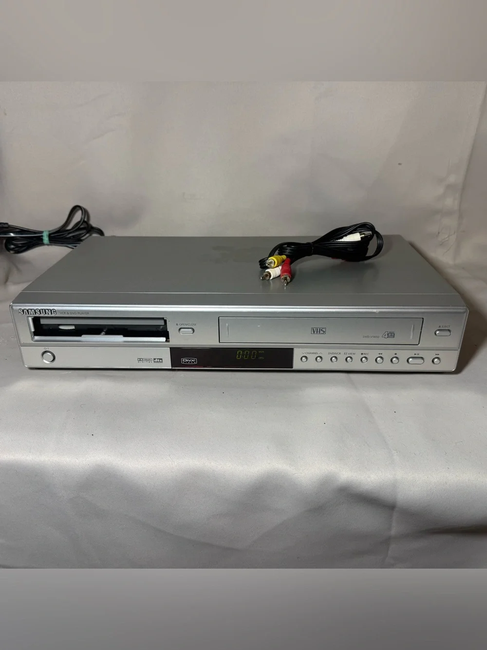 Samsung DVD-V5650 DVD VCR Combo 4Head VHS Recorder